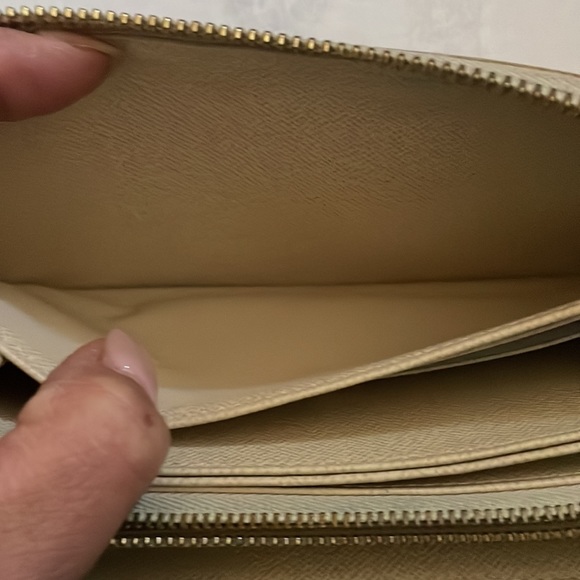 Sold Authenticated Vuitton Zippy Damier Azur Wallet Code CA2190 Cert of Auth - Picture 7 of 8